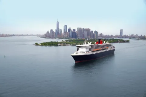 Queen Marry with New York City in the Background.