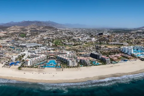 White sand beach (Playa Hotelera) in San José del Cabo B.C.S., Mexico