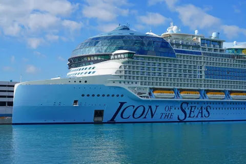 icon of the seas at port