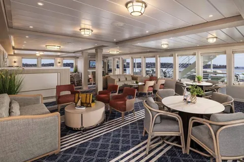 American Pioneer - Sky Lounge