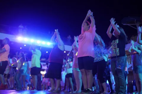 Carnival Horizon - Mega Deck Party