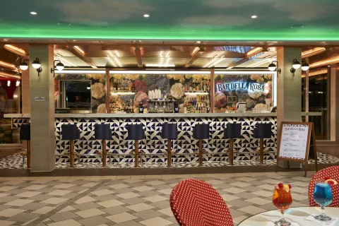 Carnival Mardi Gras - La Piazza