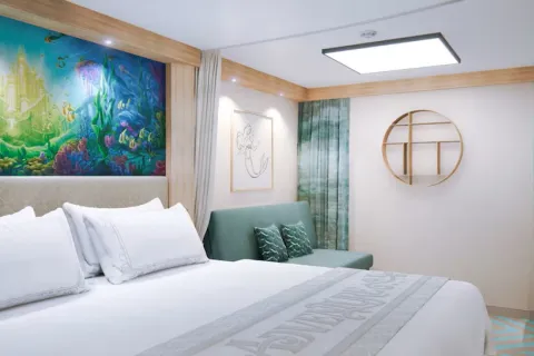 Disney Adventure - Deluxe Inside Stateroom