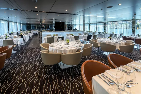 Emerald Radiance - Reflections Restaurant