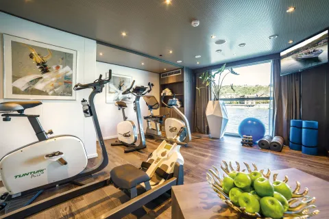 MS Amadeus Cara - Fitness