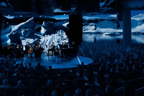 Nieuw Amsterdam - World Stage