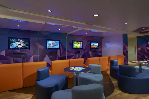 Norwegian Escape - Splash Academy