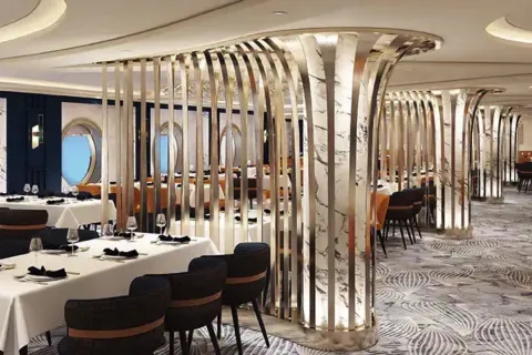Norwegian Viva - The Commodore Room