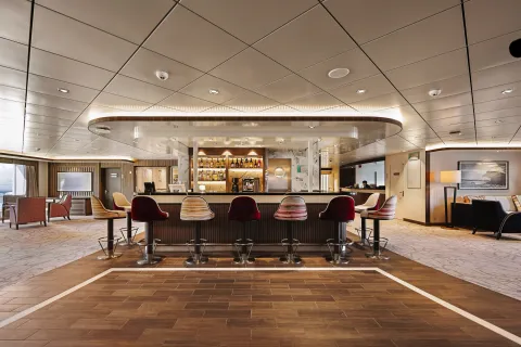 Bars & Lounges
