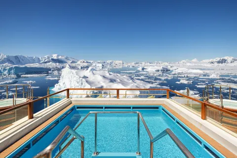 Sun Deck & Pool