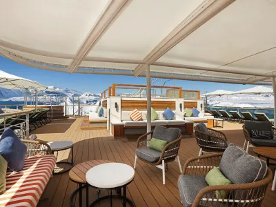 Sun Deck & Pool