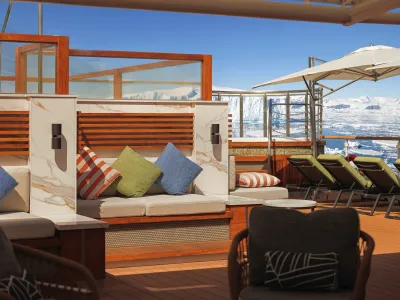 Sun Deck & Pool