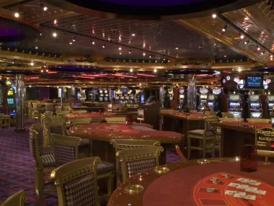Carnival Splendor - Entertainment