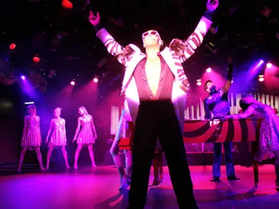 Oceania Riviera - Entertainment