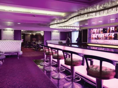 Oceania Riviera - Entertainment