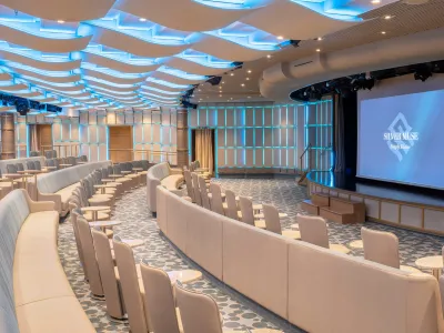 Venetian Lounge