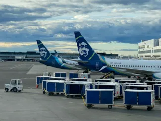 Alaska Airlines Boeing 737