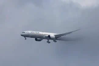 boeing dreamliner landing in frankfurt