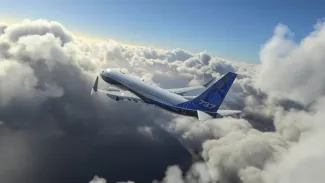 Comercial Boeing 737 Max 8 flying